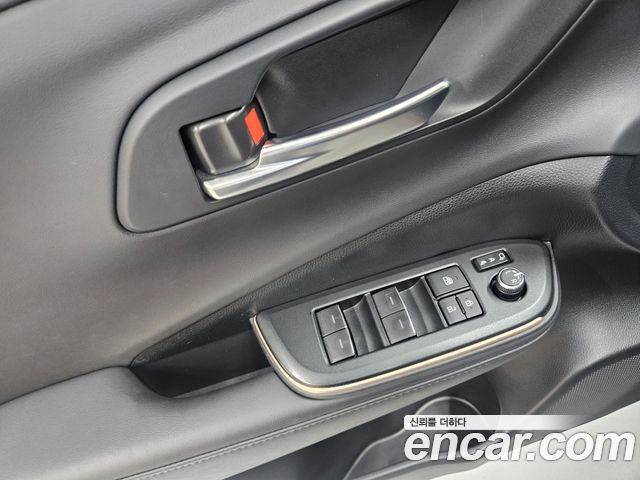 Toyota Crown Crossover 2.5 4WD Hybrid 2023 — фото 19