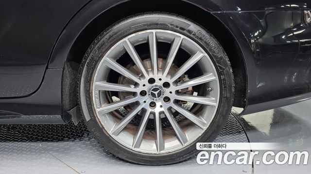 Mercedes-Benz CLS-Class (W218) CLS250 d 4MATIC AMG Line 2017 — фото 21