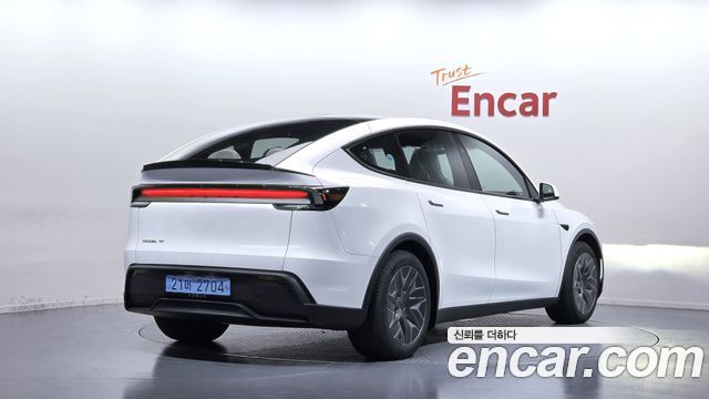 Tesla Model Y L Long Range AWD 2026 — фото 2