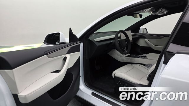Tesla Model Y L Long Range AWD 2026 — фото 10