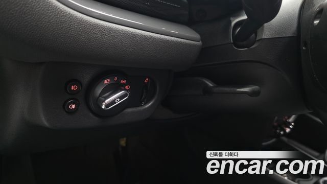 MINI Cooper D Clubman Standard 2nd 2021 — фото 19