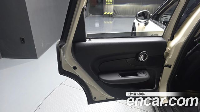 MINI Cooper D Clubman Standard 2nd 2021 — фото 25