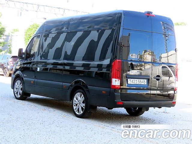 Hyundai Solati 15-seater Luxury 2024 — фото 2