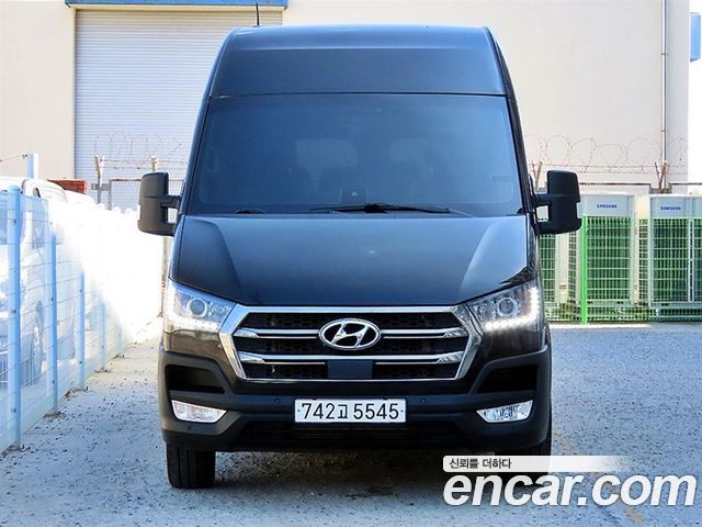 Hyundai Solati 15-seater Luxury 2024 — фото 3