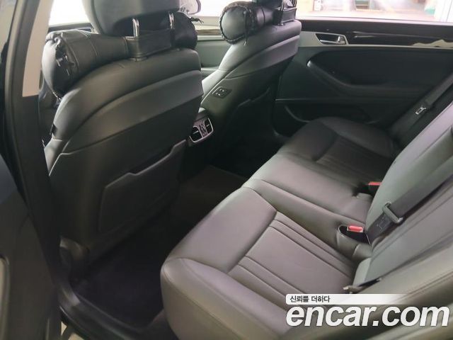 Genesis G80 3.3 GDI AWD Luxury 2017 — фото 15