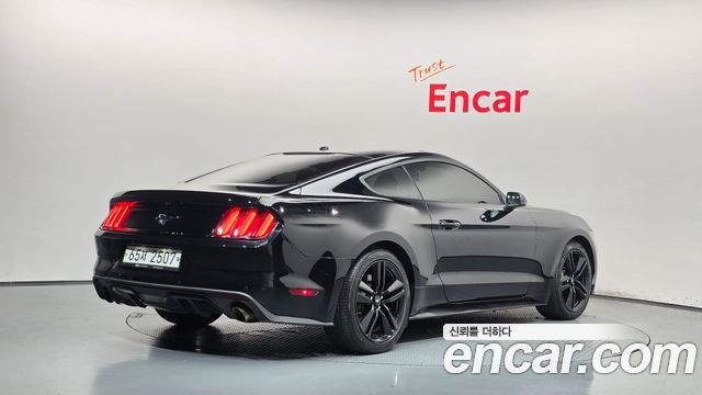 Ford Mustang Coupe 2017 — фото 2