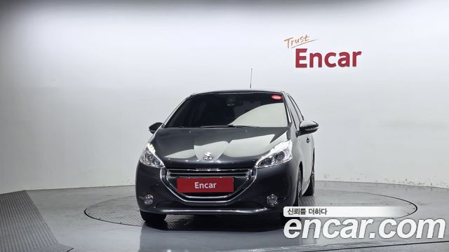 Peugeot 208 1.6 e-HDi Feline 5Door 2014 — фото 3