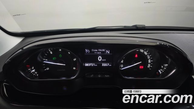 Peugeot 208 1.6 e-HDi Feline 5Door 2014 — фото 8