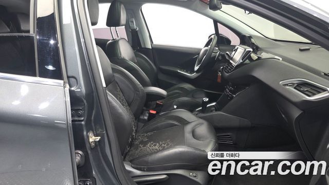 Peugeot 208 1.6 e-HDi Feline 5Door 2014 — фото 15