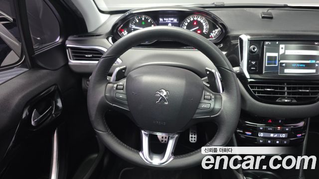 Peugeot 208 1.6 e-HDi Feline 5Door 2014 — фото 17
