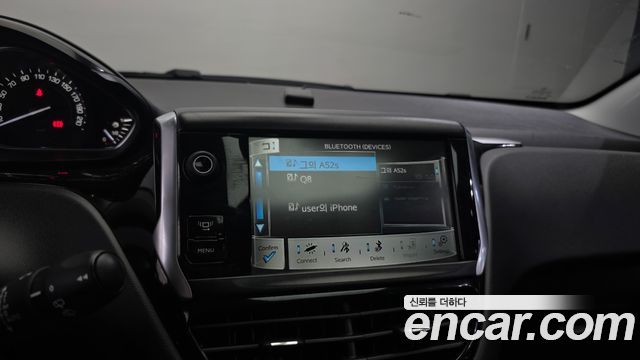 Peugeot 208 1.6 e-HDi Feline 5Door 2014 — фото 18