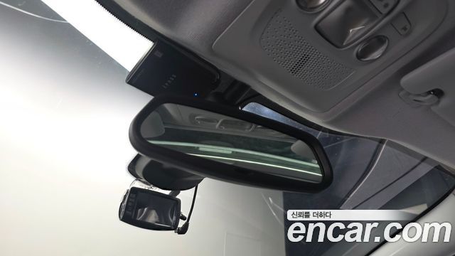 Peugeot 208 1.6 e-HDi Feline 5Door 2014 — фото 20