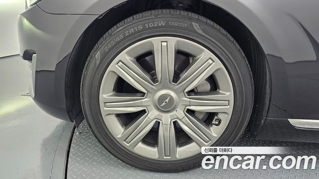 Genesis EQ900 5.0 GDI AWD Limousine Prestige 2018 — фото 5