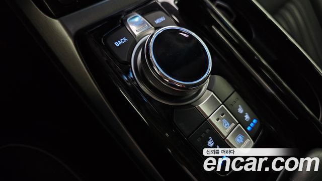 Genesis EQ900 5.0 GDI AWD Limousine Prestige 2018 — фото 16