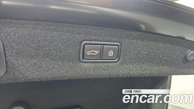Genesis EQ900 5.0 GDI AWD Limousine Prestige 2018 — фото 20