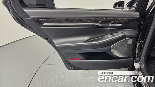 Genesis EQ900 5.0 GDI AWD Limousine Prestige 2018 — фото 25