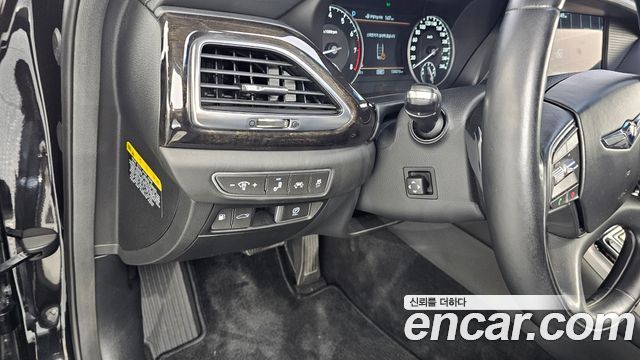 Genesis EQ900 5.0 GDI AWD Limousine Prestige 2018 — фото 28