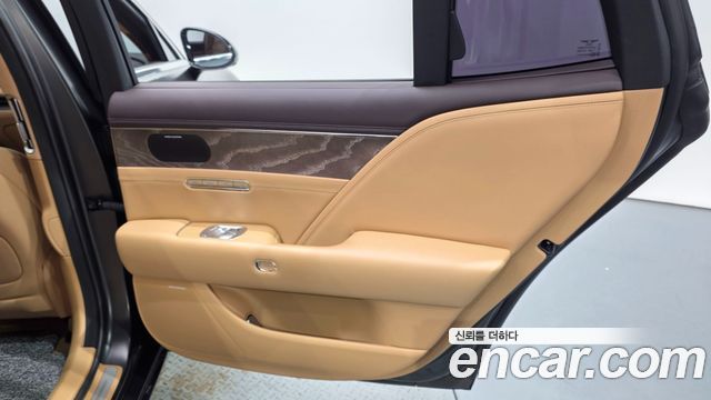 Genesis G90 (RS4) Gasoline 3.5 Turbo e-S/C AWD 2023 — фото 31