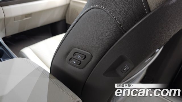 Kia Carnival (IV) HEV 9seater Signature 2026 — фото 33