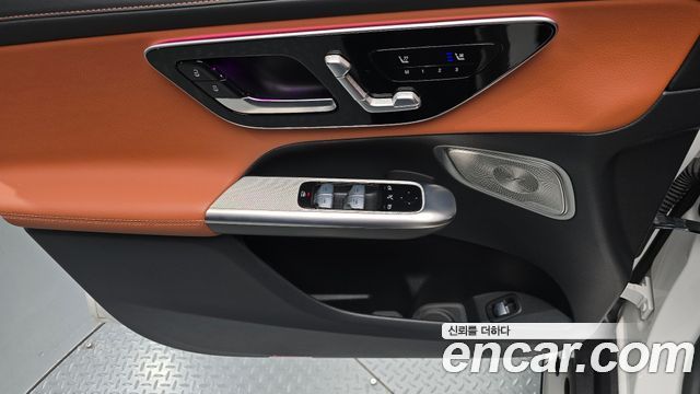 Mercedes-Benz GLC-Class (X254) GLC300 4MATIC Coupe 2024 — фото 24