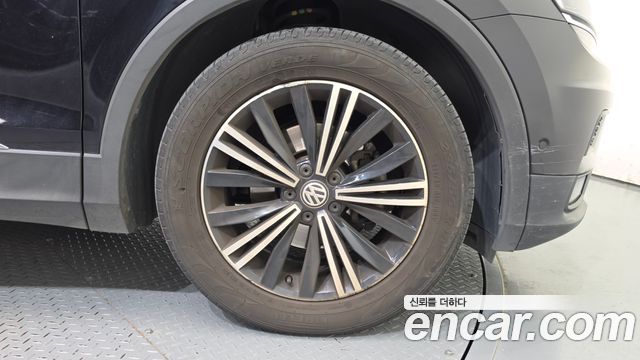 Volkswagen Tiguan (II) 2.0 TDI Prestige 2020 — фото 27