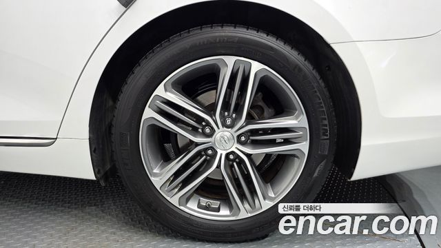Hyundai Grandeur (IG) 2.4 Exclusive Special 2019 — фото 20