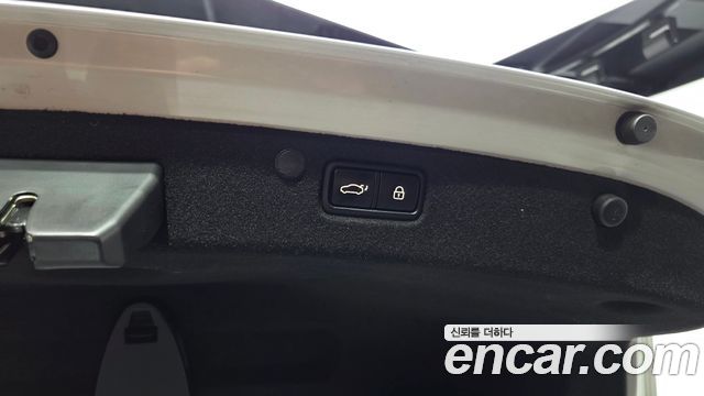 Hyundai Grandeur (IG) 2.4 Exclusive Special 2019 — фото 29