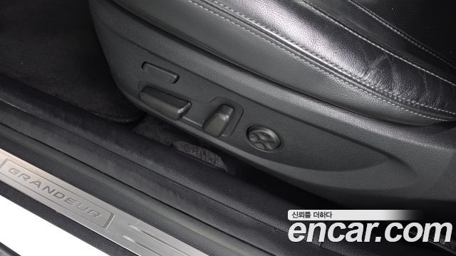 Hyundai Grandeur (IG) 2.4 Exclusive Special 2019 — фото 30