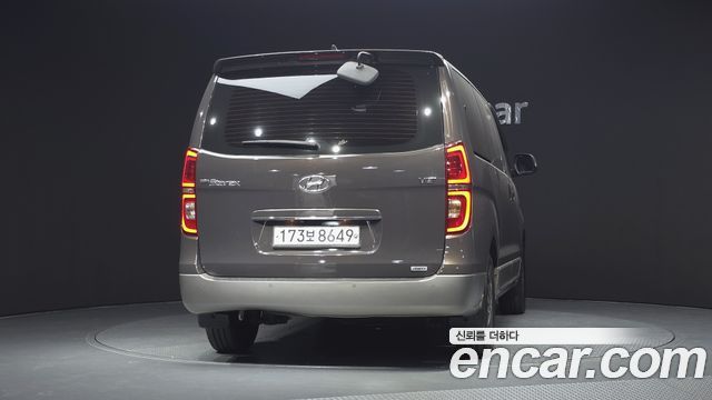 Hyundai Grand Starex 4WD Urban 9-Seater Exclusive 2020 — фото 4