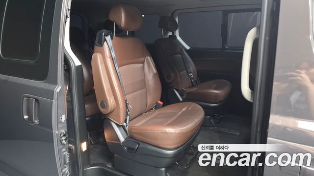Hyundai Grand Starex 4WD Urban 9-Seater Exclusive 2020 — фото 11