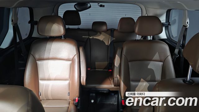 Hyundai Grand Starex 4WD Urban 9-Seater Exclusive 2020 — фото 12