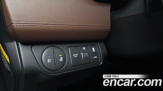 Hyundai Grand Starex 4WD Urban 9-Seater Exclusive 2020 — фото 18