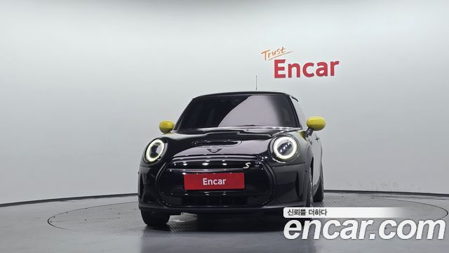 MINI Cooper Electric SE Electric 3rd 2022 — фото 3