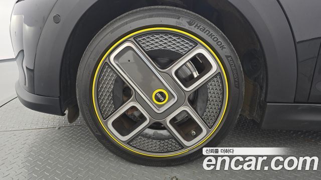 MINI Cooper Electric SE Electric 3rd 2022 — фото 5