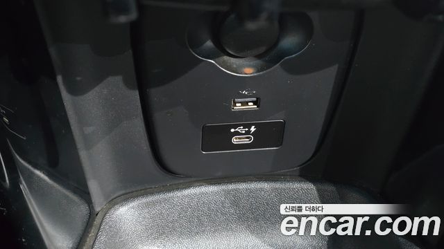 MINI Cooper Electric SE Electric 3rd 2022 — фото 12