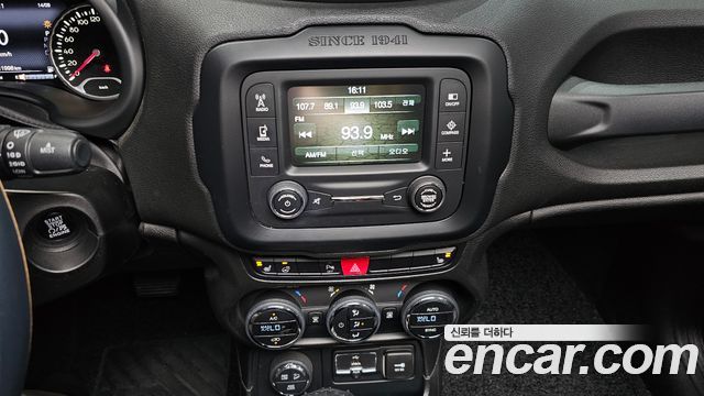 Jeep Renegade 2.0 Diesel Longitude AWD 2016 — фото 13
