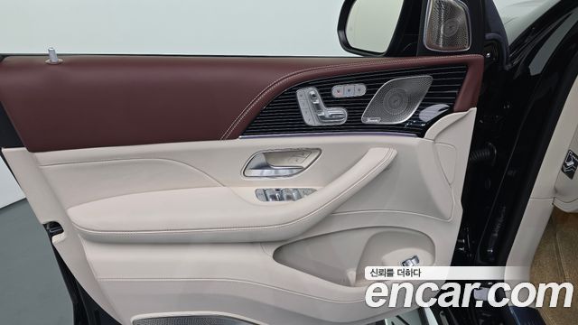 Mercedes-Benz GLS-Class (X167) Maybach GLS600 4MATIC 2024 — фото 24