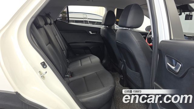 Kia Stonic 1.4 Prestige 2020 — фото 12