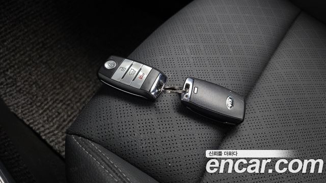Kia Stonic 1.4 Prestige 2020 — фото 17