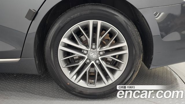 Hyundai Grandeur (IG) 2.4 Premium 2019 — фото 21