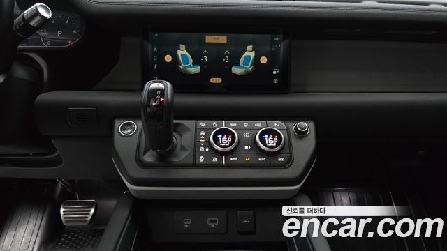 Land Rover Defender (L663) 90 D250 SE 2022 — фото 13