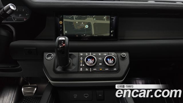 Land Rover Defender (L663) 90 D250 SE 2022 — фото 16