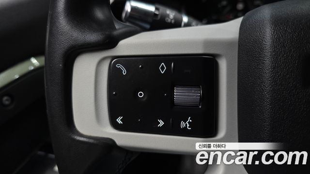 Land Rover Defender (L663) 90 D250 SE 2022 — фото 20