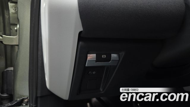 Land Rover Defender (L663) 90 D250 SE 2022 — фото 30