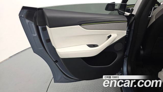 Tesla Model Y L Long Range AWD 2026 — фото 25