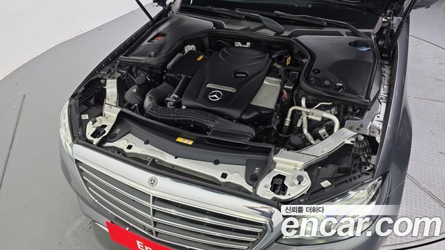 Mercedes-Benz E-Class (W213) E300 4MATIC Exclusive 2018 — фото 6