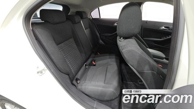Mercedes-Benz A-Class (W176) A200 CDI 2014 — фото 11