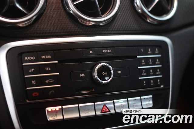Mercedes-Benz GLA-Class (X156) GLA220 2018 — фото 16