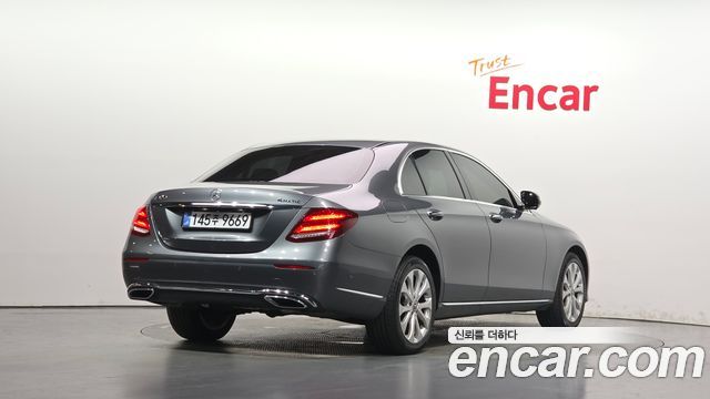 Mercedes-Benz E-Class (W213) E300 4MATIC Exclusive 2020 — фото 2