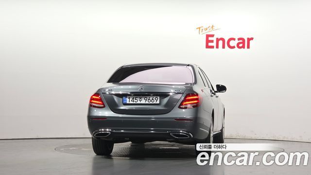 Mercedes-Benz E-Class (W213) E300 4MATIC Exclusive 2020 — фото 4